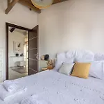 Atmospheric Central Apartment With Large Terrace